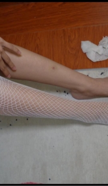 【Xy摄影】（奶茶店系列）这个表妹求了很久才给我拍她性感的白丝小腿。